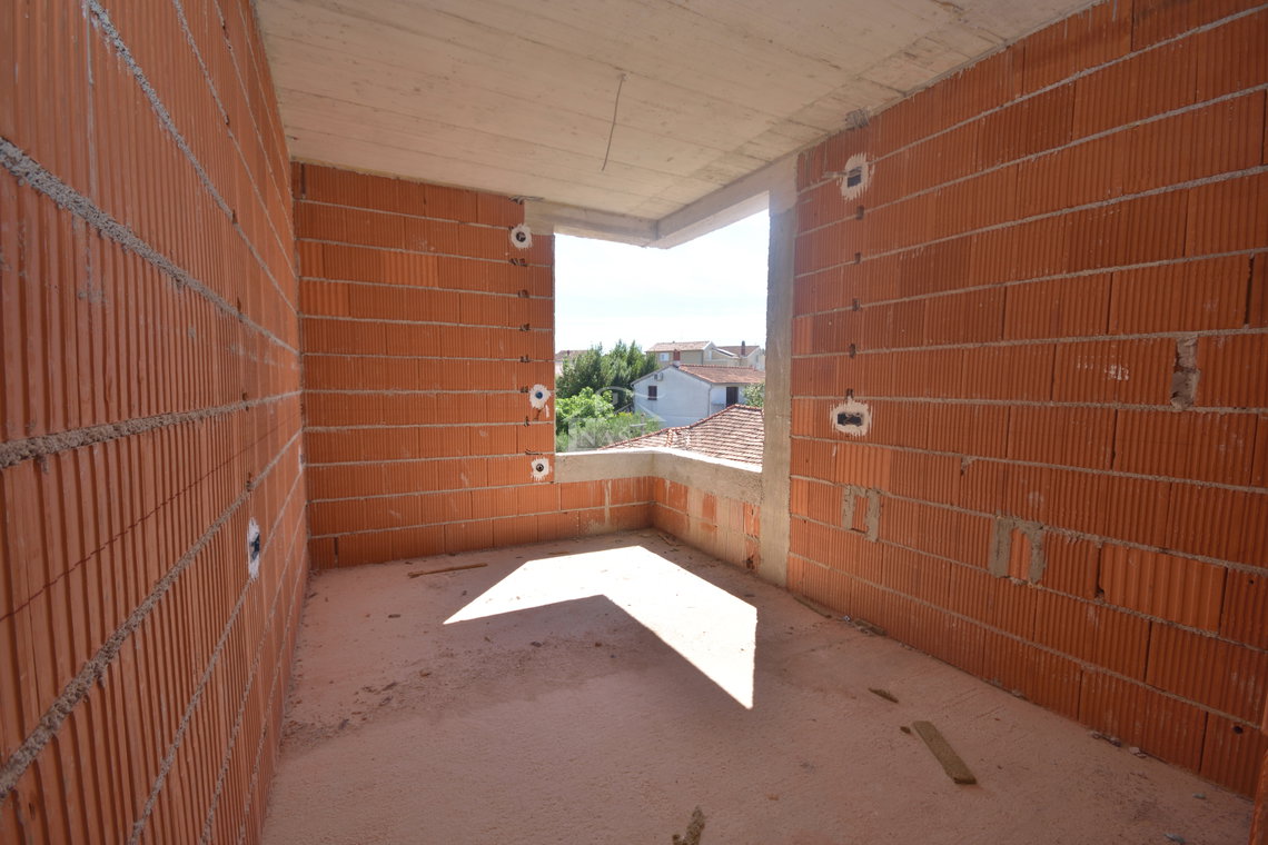 Penthouse u širem centru Vodica – moderna novogradnja s liftom