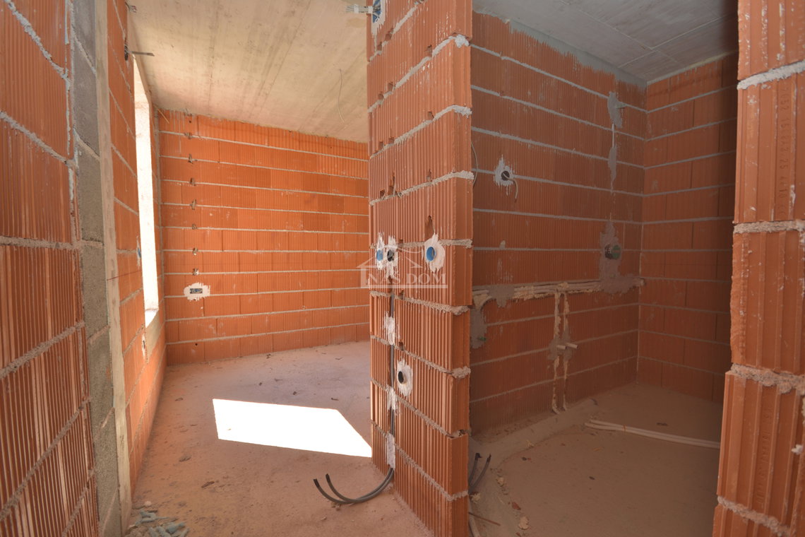 Penthouse u širem centru Vodica – moderna novogradnja s liftom