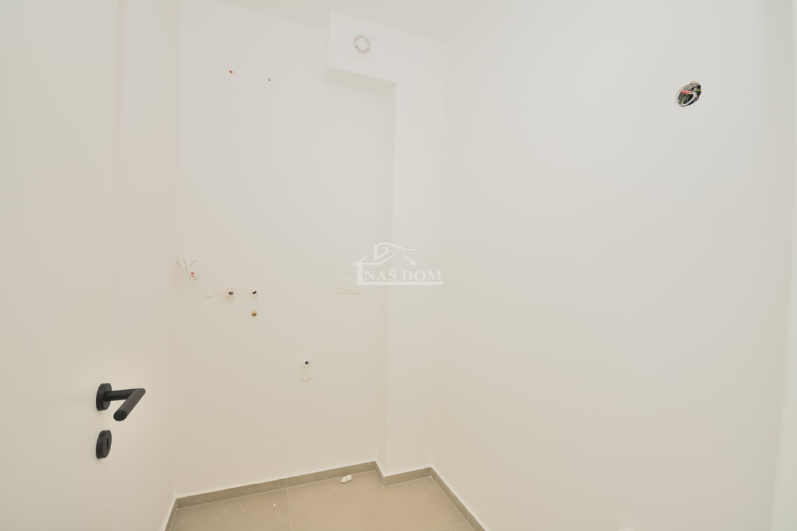 vodice nekretnine stan s liftom i pogledom na more