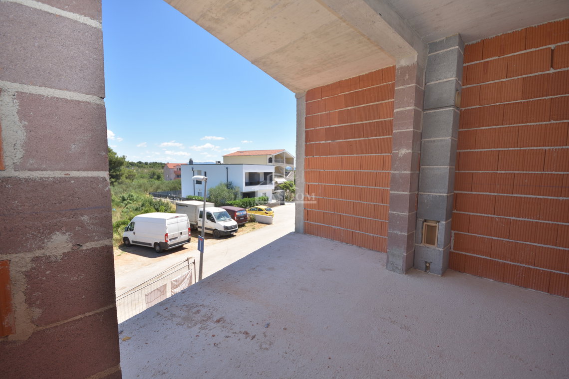 Vodice nekretnine – novogradnja stan s terasom
