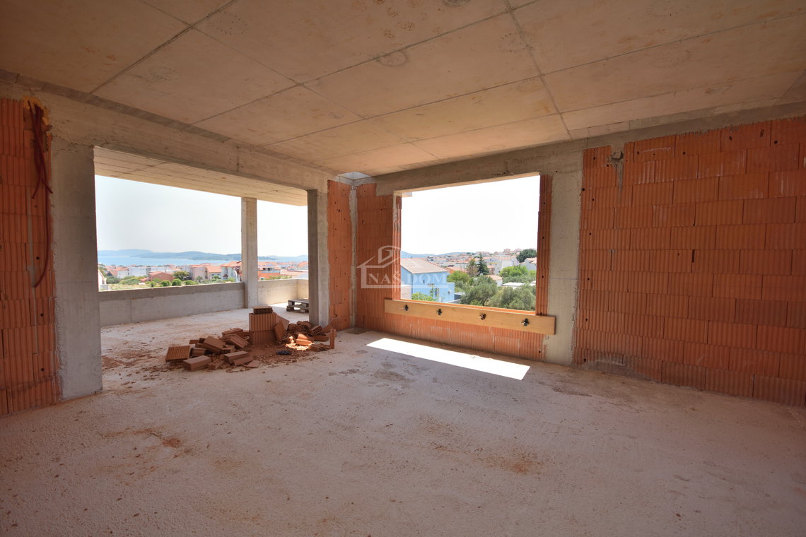 nekretnine vodice, stan s7 s pogledom na more i grad
