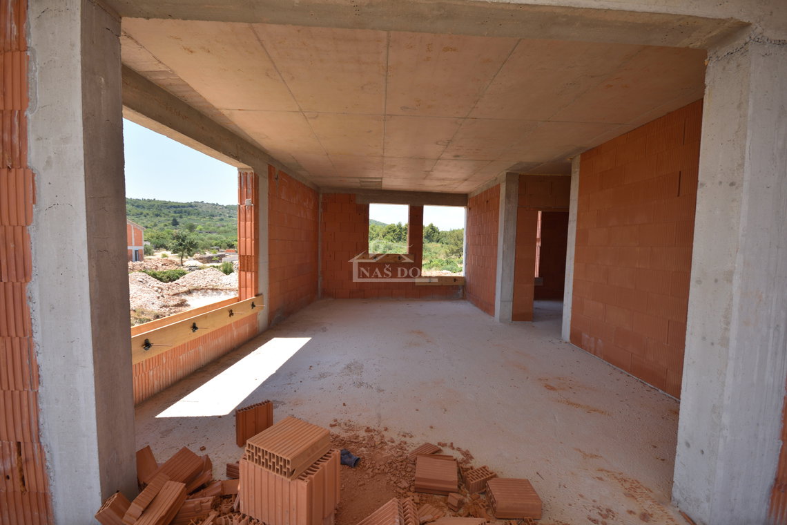 nekretnine vodice, stan s7 s pogledom na more i grad