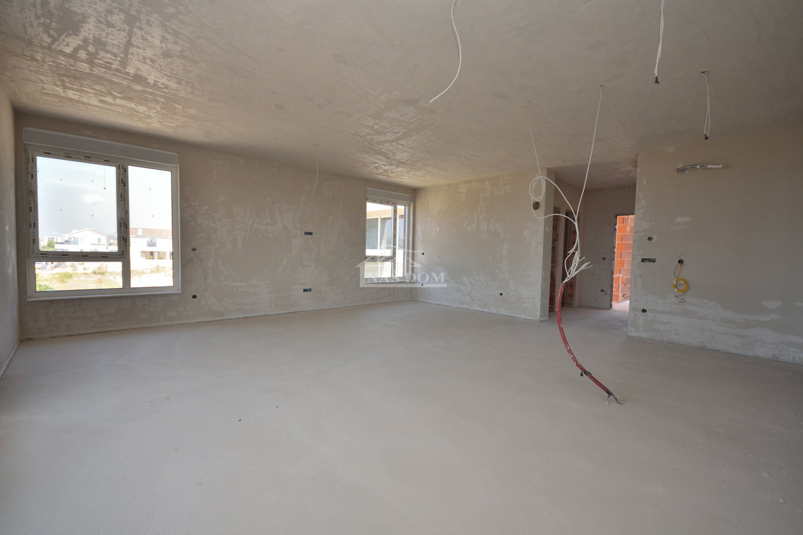 Luksuzni penthouse u Vodicama s panoramskim pogledom na more