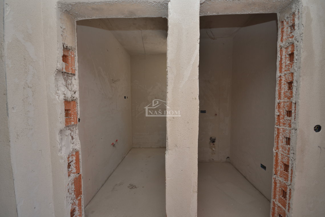 Luksuzni penthouse u Vodicama s panoramskim pogledom na more