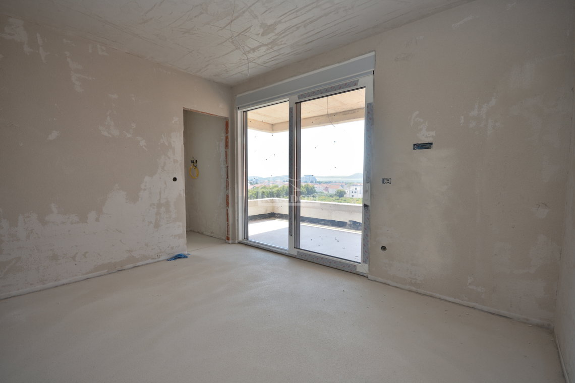 Luksuzni penthouse u Vodicama s panoramskim pogledom na more