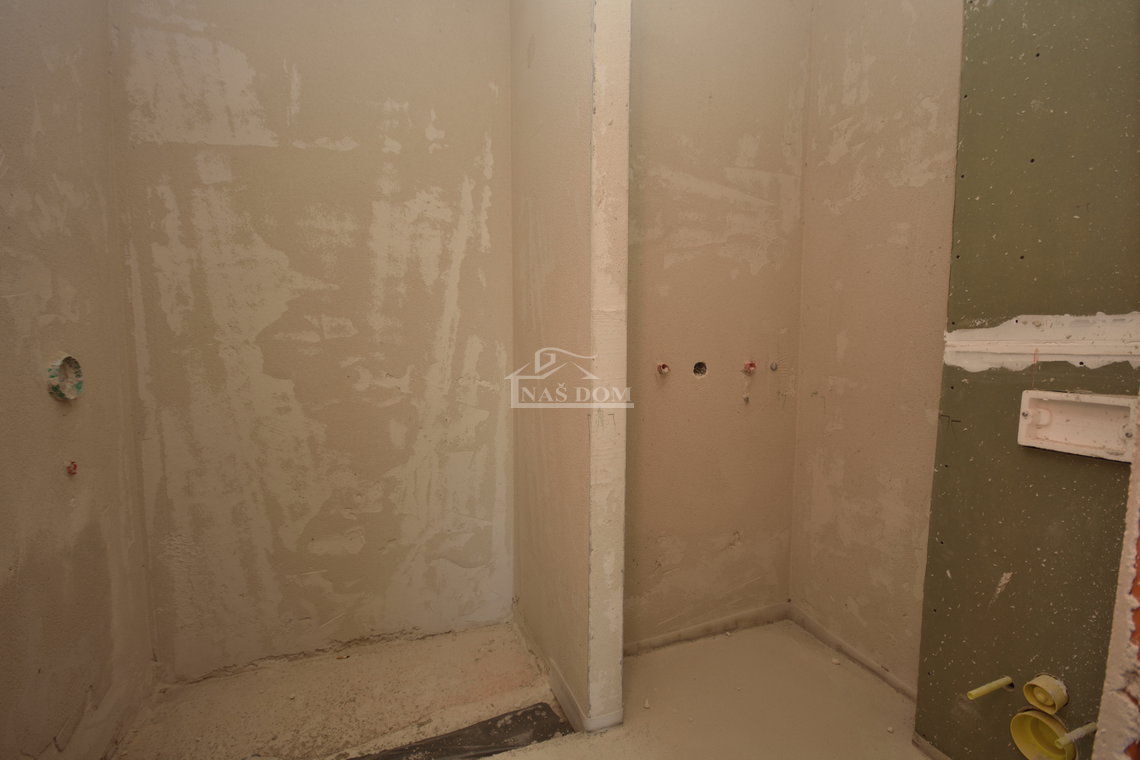Luksuzni penthouse u Vodicama s panoramskim pogledom na more