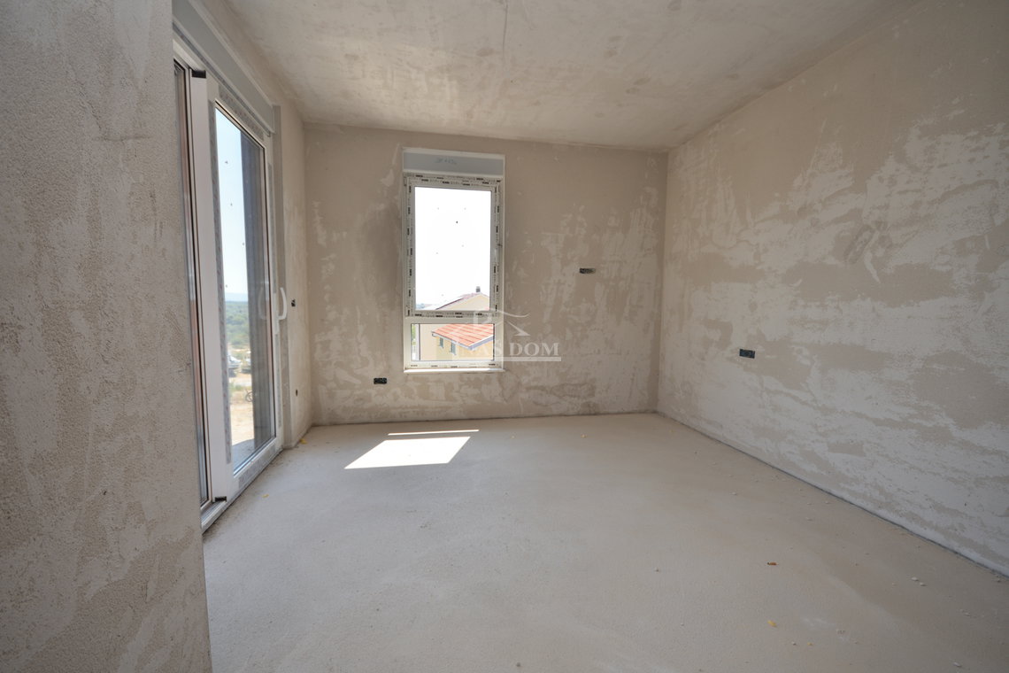 Luksuzni penthouse u Vodicama s panoramskim pogledom na more