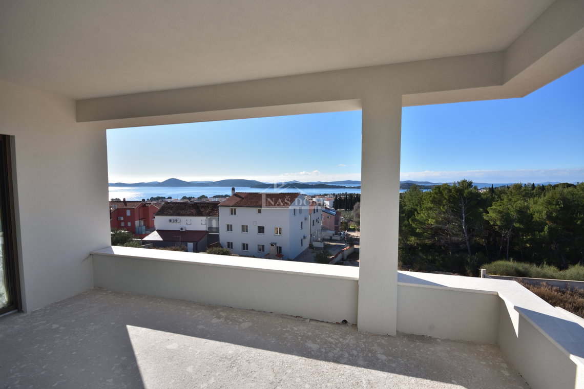 Vodice - Luksuzni stan S7 s tri spavaće sobe, pogled na more, prvi kat