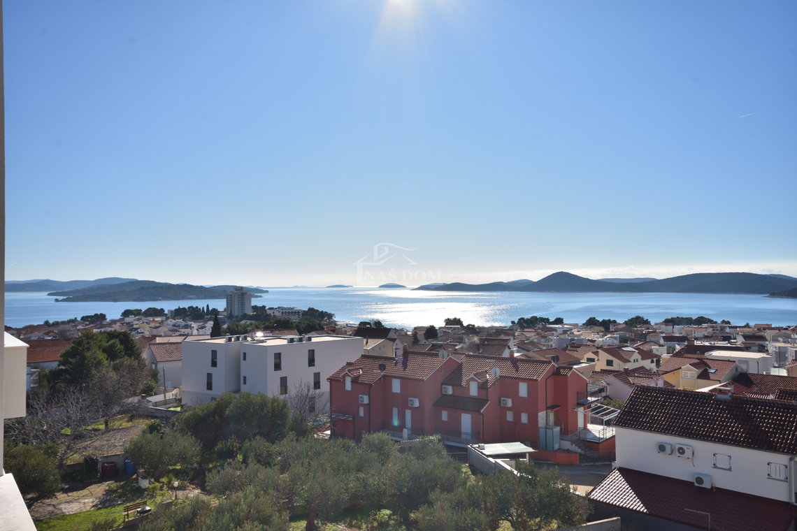 Vodice - Luksuzni stan S9 s dvije spavaće sobe, lift, pogled na more, drugi kat