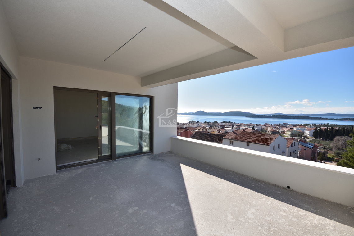 Vodice - Luksuzni stan S10 s tri spavaće sobe, lift, pogled na more, drugi kat