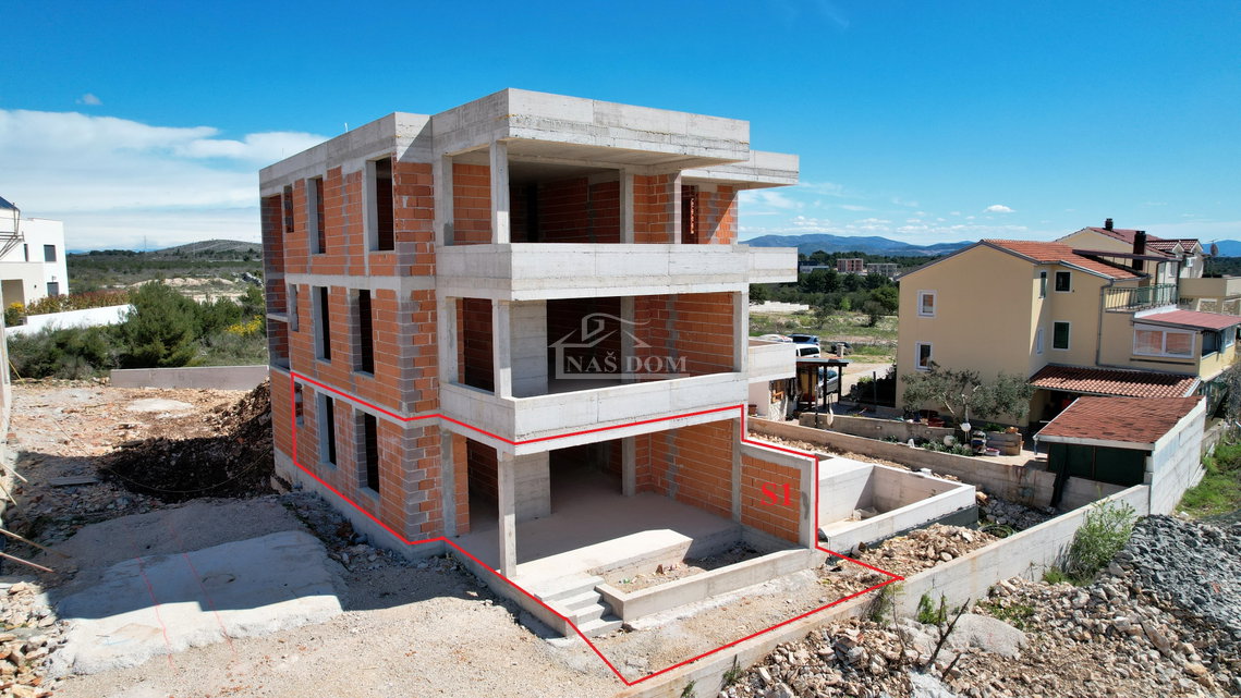 stan S1 Vodice novogradnja prizemlje s vrtom pogled more